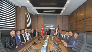 Köprüköy muhtarlarından Aras Elektrik'e ziyaret