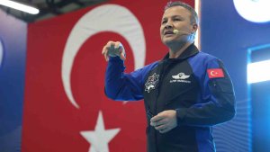 İlk Türk astronot Alper Gezeravcı: ''Bu bir yere varış hikayesi değildi''