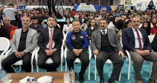 Türkiye'nin ilk astronotu Gezeravcı, Elazığ'da öğrencilerle buluştu