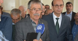 Malatya'da coğrafi işaretli dalbastı kirazında sinekle mücadele için üreticilere tarım ilacı dağıtıldı