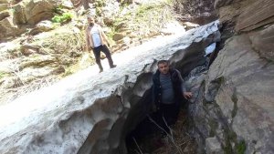 Bitlis'in kar tünelleri buzdan mağaraları andırıyor