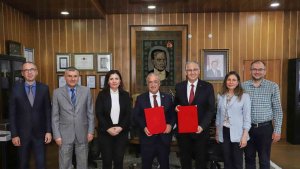 Kocaeli Üniversitesi heyetinden Rektör Çomaklı'ya ziyaret