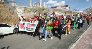 Hakkari'de üniversite öğrencileri İsrail'in saldırılarını protesto etti