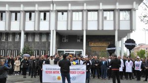 Kars'ta öğretmenler şiddete hayır dedi