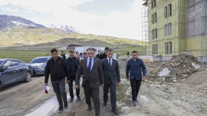 Van'da ihtiyaç sahibi 51 kadın için yapılan konutlar hızla tamamlanıyor