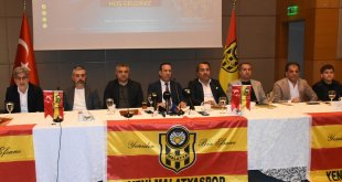 Yeni Malatyaspor Kulübü Başkanı Adil Gevrek, kulübün borçları için destek istedi: