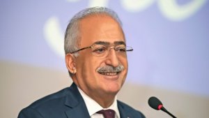 Rektör Çomaklı; "Annelerimizin hakları, emekleri asla ödenemez"