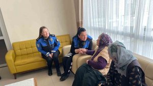 Van polisinden Anneler Günü etkinliği