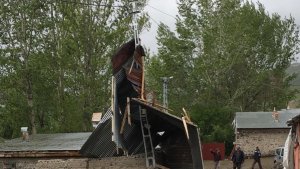 Yağış ve fırtına Erzurum'da etkili oluyor