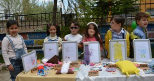 Tatvan'daki minik öğrenciler, yaptıkları ürünleri sergiledi