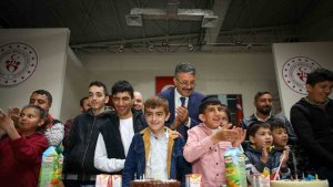 Vali Çelik 'Biz Birlikte Varız' etkinliğine katıldı