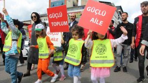 Bingöl'de 'Aile istikbalimizdir' yürüyüşü
