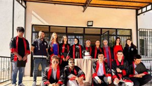 Öğrenciler mezuniyet programına polisleri de davet etti