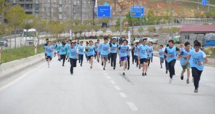 Yüksekova'da Gençlik Koşusu düzenlendi