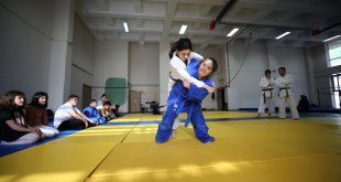 Down sendromlu judocu gençlerin başarısı akranlarını da spora yönlendirdi