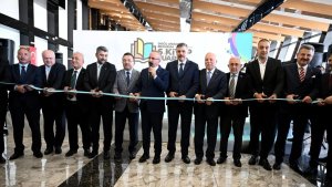 Vali Mustafa Çiftçi, Doğu Anadolu Erzurum Kitap Fuarı'nın açılışına katıldı