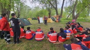 Van'da UMKE gönüllülerine temel eğitim kampı