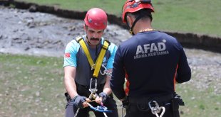 AFAD '100 bin arama kurtarma personeli' hedefiyle Kars'ta gönüllü yetiştiriyor