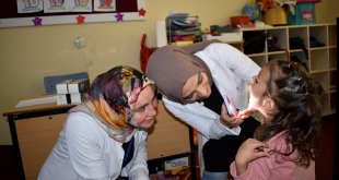 Bitlis'te 'Sağlıklı Köy Okulları Projesi'yle çocukların sağlık taraması yapıldı