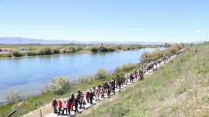 Muş'ta düzenlenen gençlik yürüyüşüne 1071 genç katıldı