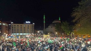 Van'da Filistin için meşaleli yürüyüş yapıldı