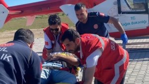Erciş'te ayağı kırılan vatandaş için ambulans helikopter havalandı