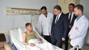 Vali Balcı'dan yaralı askerlere ziyaret