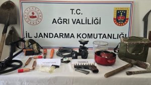 Ağrı'da kaçak kazı yapan 2 şüpheli suçüstü yakalandı