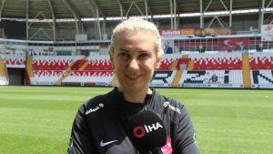 A Milli Kadın Futbol Takımı, Erzincanlıların desteğiyle Azerbaycan'ı yenmek istiyor