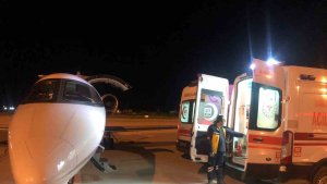 Van'da bebek hastalar ambulans uçakla İstanbul'a sevk edildi