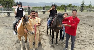 Elazığ'da misafir edilen Ahıska Türkü çocuklar için hipodromda etkinlik yapıldı