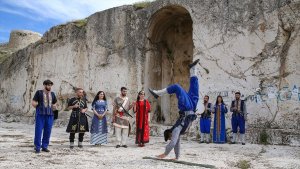 Urartuların kalesinde Urartu konulu oyun sahnelendi