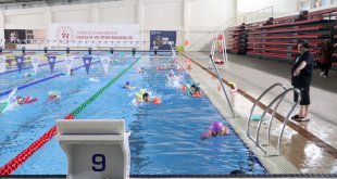 Deniz seviyesinden bin 800 metre yükseklikteki Erzurum'da geleceğin yüzücüleri yetişiyor