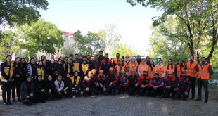 Ağrı'da AFAD ekipleri öğretmen ve öğrencilere arama kurtarma eğitimi veriyor