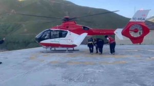 Doğumdan sonra rahatsızlanan kadın için ambulans helikopter havalandı