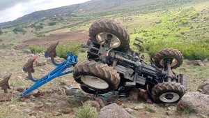 Tunceli'de traktör şarampole yuvarlandı: 1 yaralı