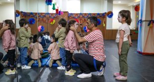 Van'daki şenlikle 21 yılda binlerce çocuk ve genç tiyatroyla buluştu