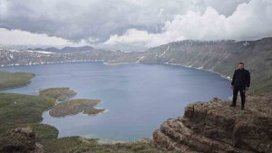 Nemrut Krater Gölü'nde bulut geçişi görsel şölen oluşturdu