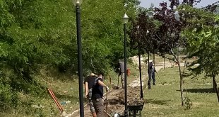 Sivrice'de belediye ekiplerinin temizlik çalışmaları sürüyor