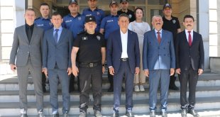 Bitlis Valisi Karaömeroğlu, güvenlik güçlerinin bayramını kutladı