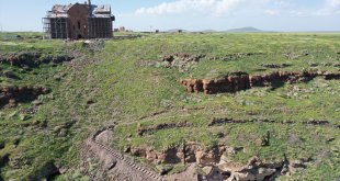 Anadolu'daki ilk kaya mescit olduğu değerlendirilen mağara turizme kazandırılıyor