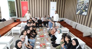 Ağrı’da YKS Öğrencilerine Çiğ Köfte Etkinliği