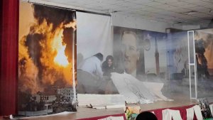 Van'da "Hanzala Güldüğünde" oyunu sahnelendi