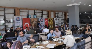 Bulanık'ta Eğitim Bir-Sen üyeleri kahvaltıda buluştu