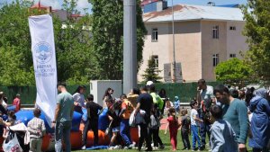 Kars'ta Çocuk Şenliği'ne yoğun ilgi