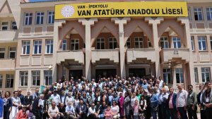 Van Atatürk Lisesi mezunları bir araya geldi