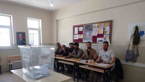 Başkale'nin 4 mahallesinde muhtarlık seçimi yapıldı