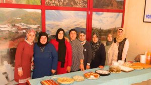 Posof halk eğitimince yılsonu sergisi açıldı