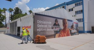 Akbanklıların ofis eşyaları okul mobilyalarına dönüşüyor