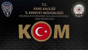 Kars'ta ehliyet sınavı için kopya düzeneği kuran 3 şahıs suçüstü yakalandı